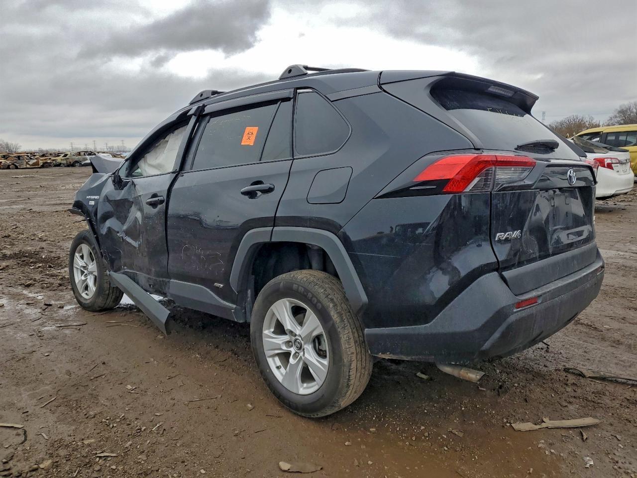 2020 Toyota Rav4 Le - Image 2