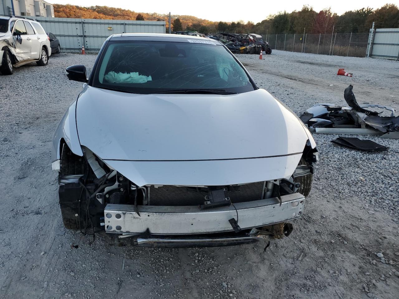 2019 Nissan Maxima S - Image 5