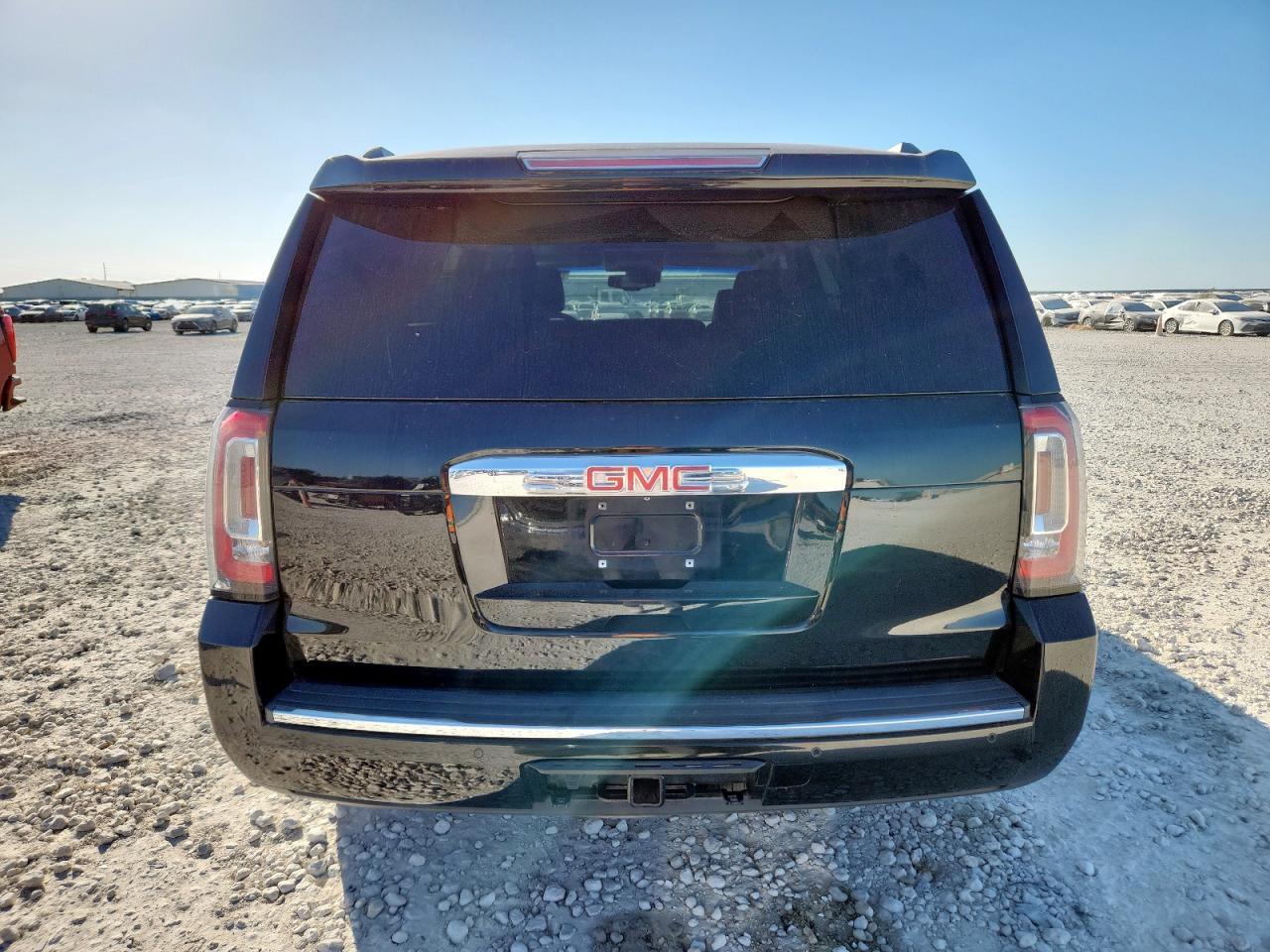 2015 GMC Yukon Denali - Фото 6