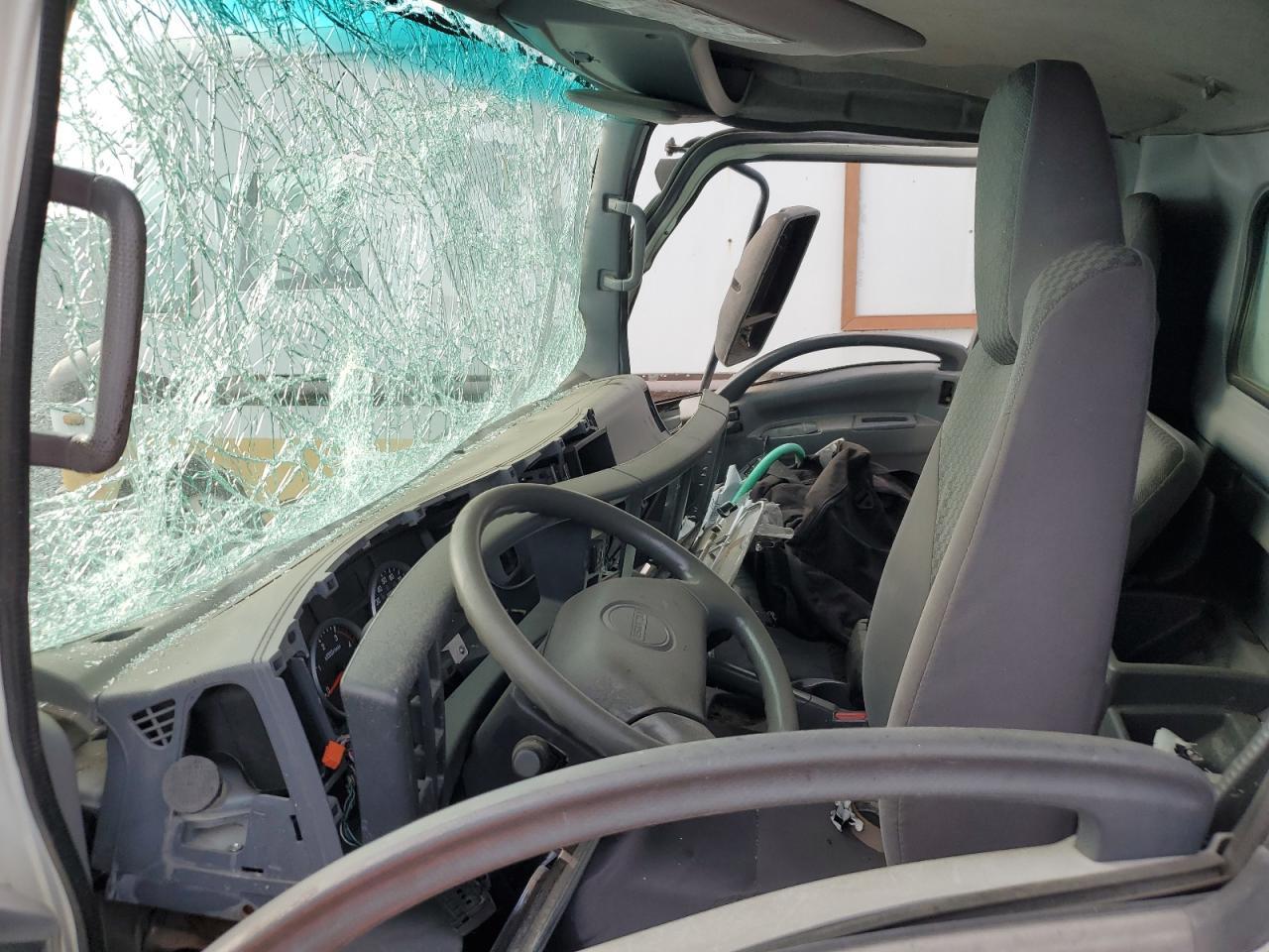 2012 Isuzu Npr Hd Box Truck - Фото 7