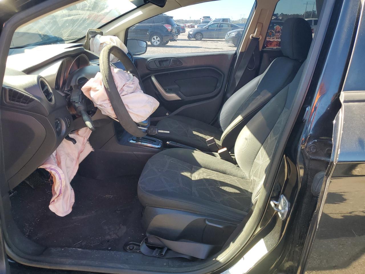 2011 Ford Fiesta Se - Фото 7