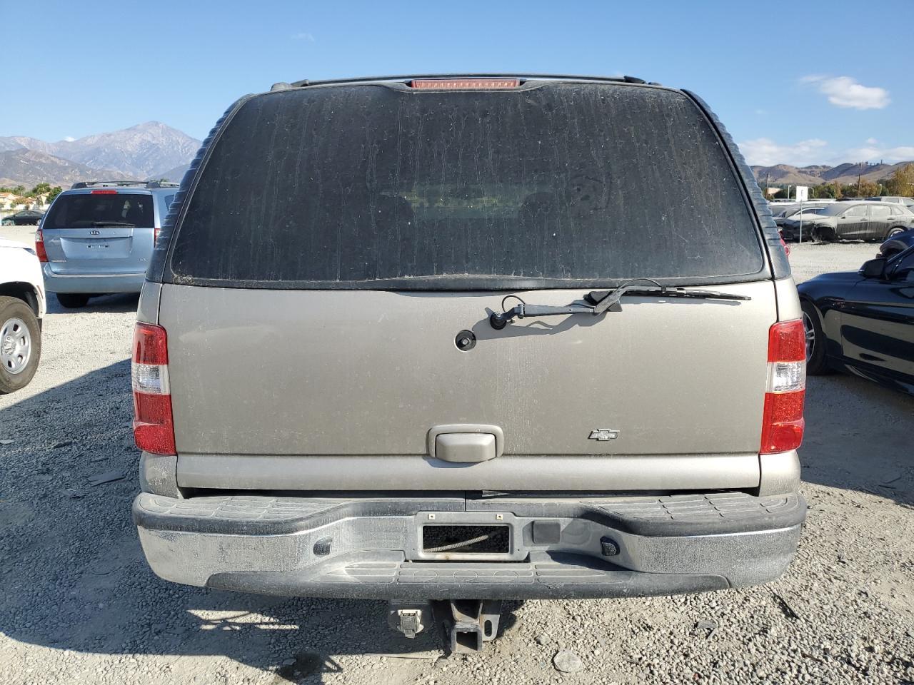 2002 Chevrolet Suburban C1500 - Image 6