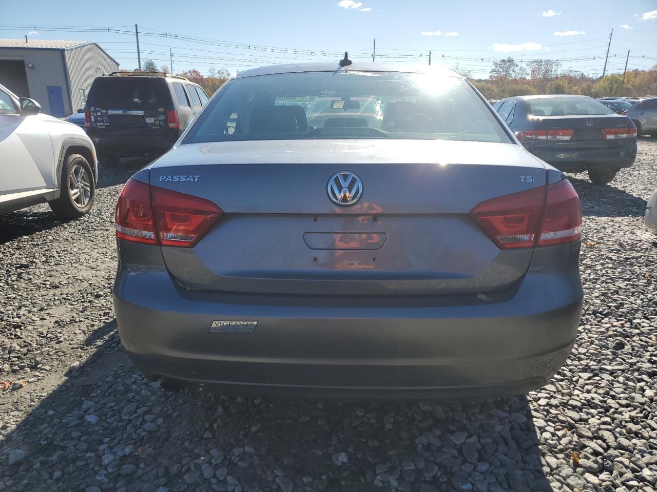 2015 Volkswagen Passat S - Image 6