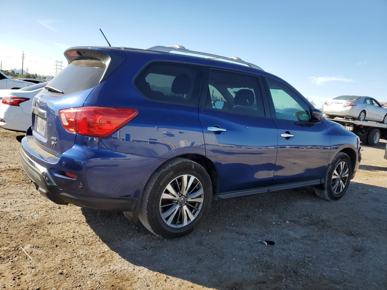 2017 Nissan Pathfinder S - Фото 3