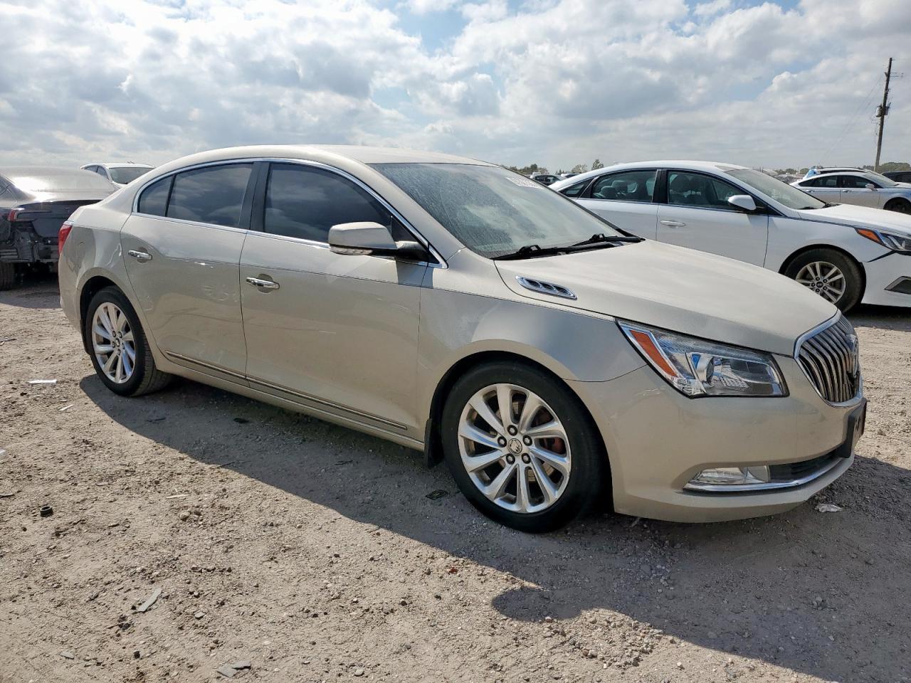 2015 Buick Lacrosse - Image 4