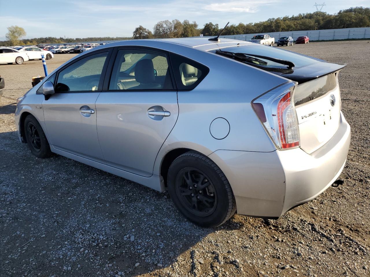 2015 Toyota Prius - Image 2