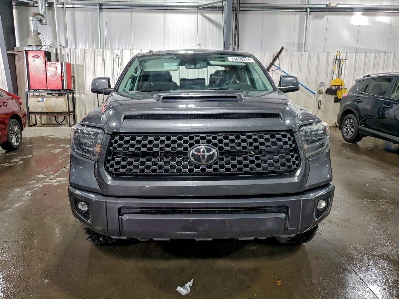 2019 Toyota Tundra - Image 5