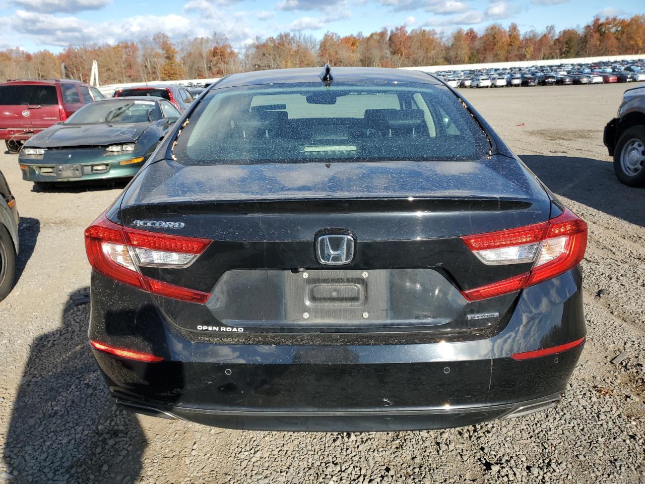 2018 Honda Accord Touring - Image 6