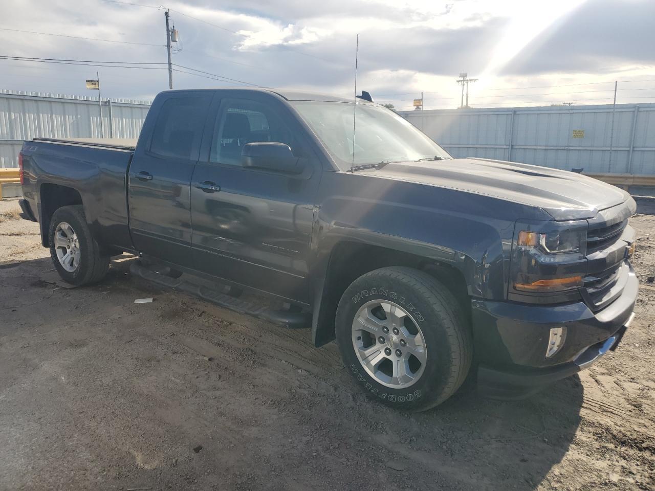 2018 Chevrolet Silverado K1500 Lt - Image 4