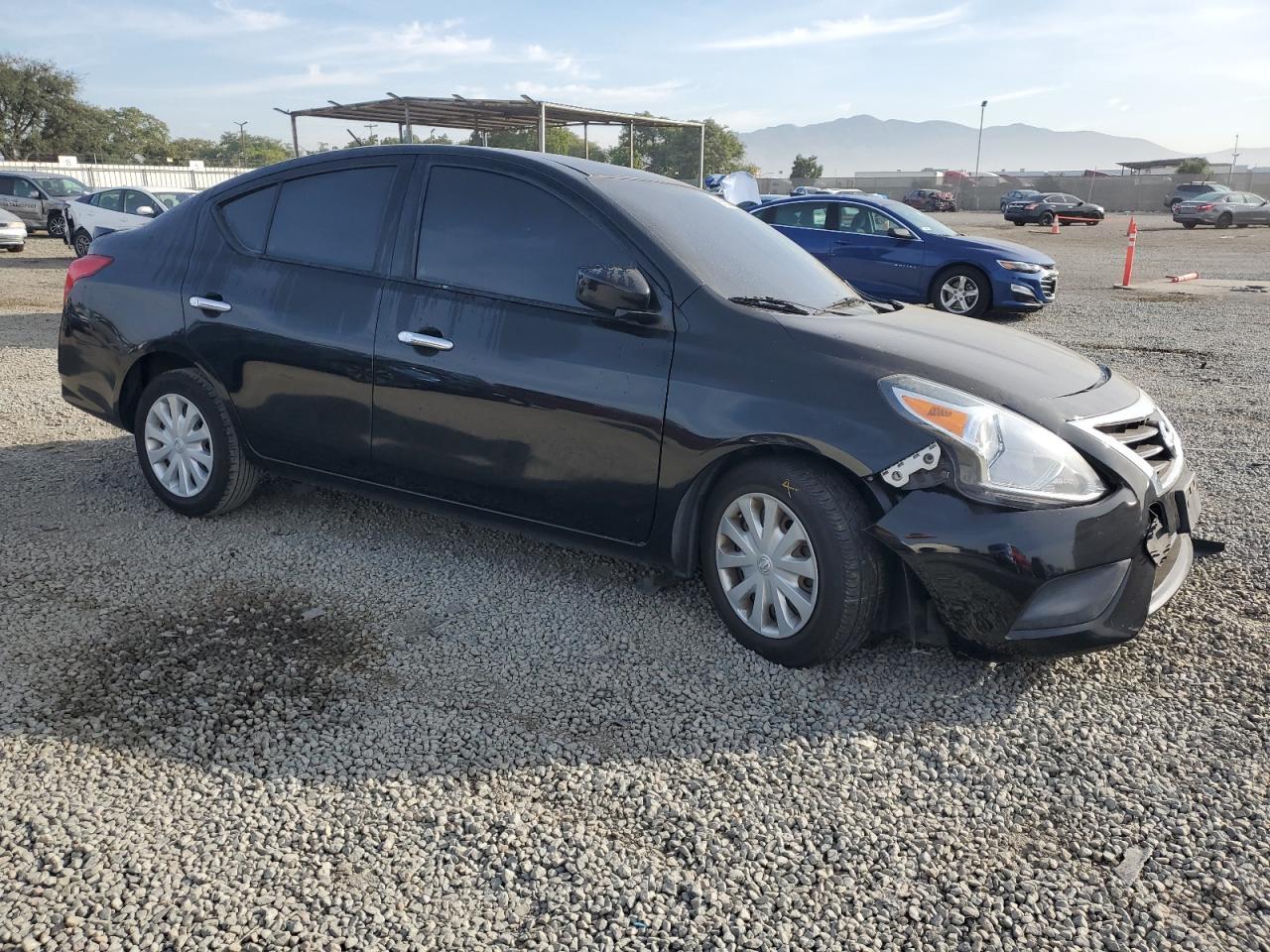 2015 Nissan Versa S - Фото 4