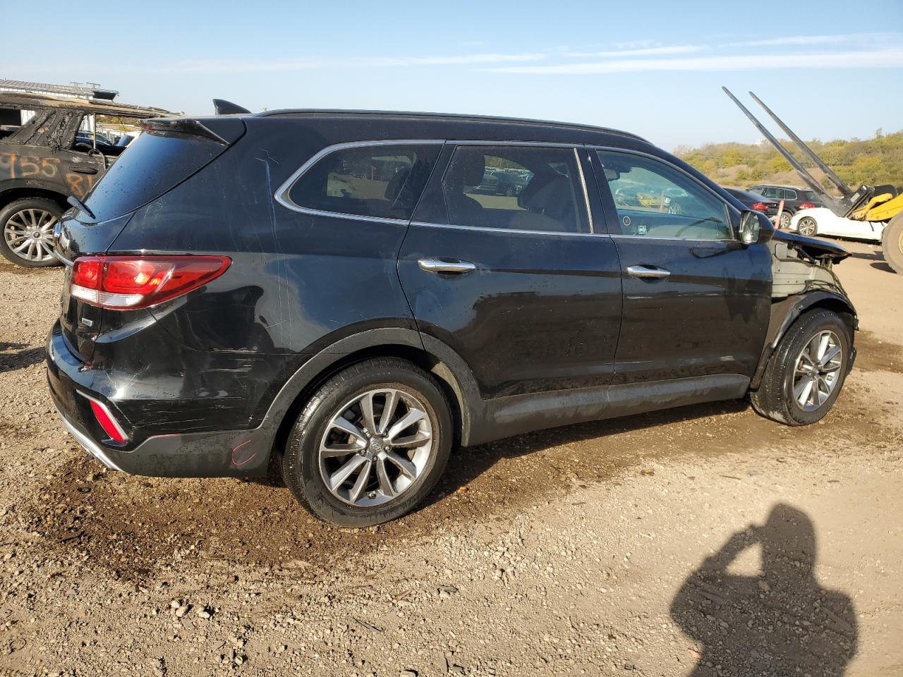 2017 Hyundai Santa Fe Se - Image 3