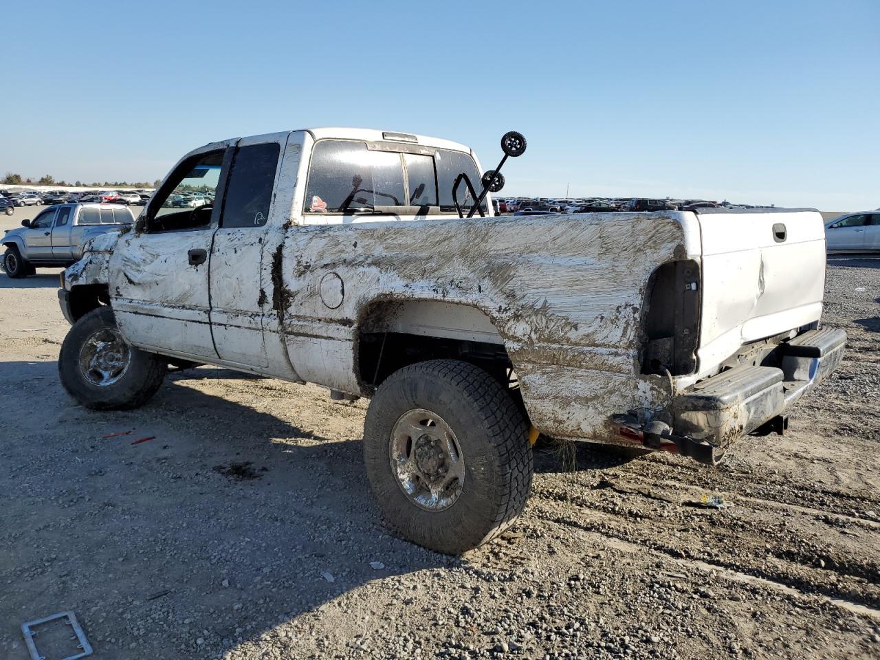 2001 Dodge Ram 2500 - Фото 2