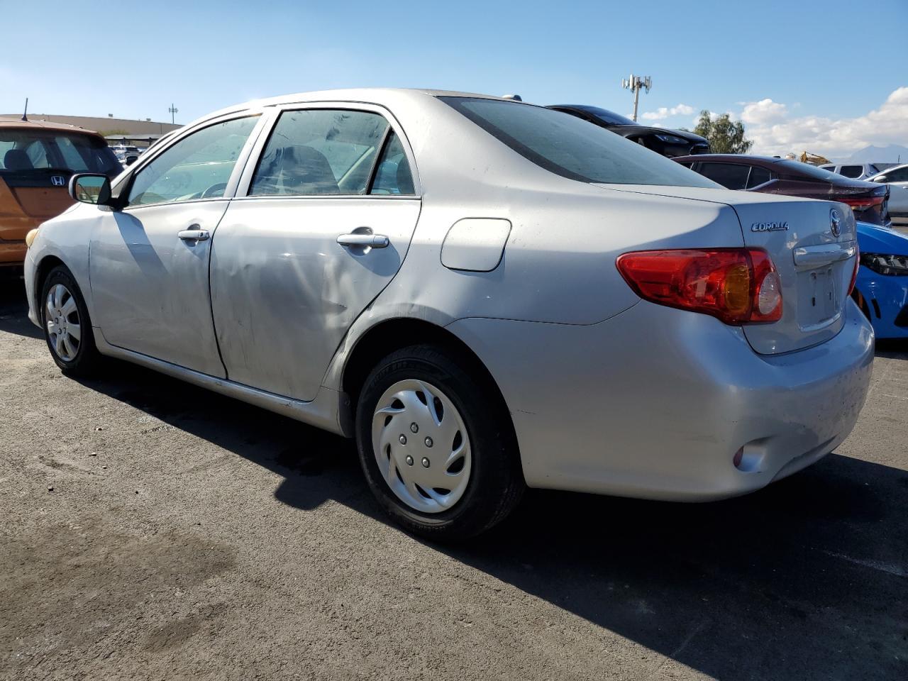 2010 Toyota Corolla Base - Фото 2