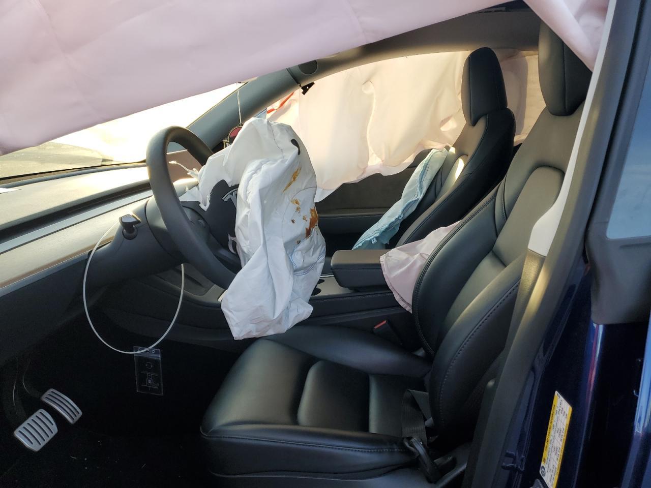 2023 Tesla Model Y - Image 7