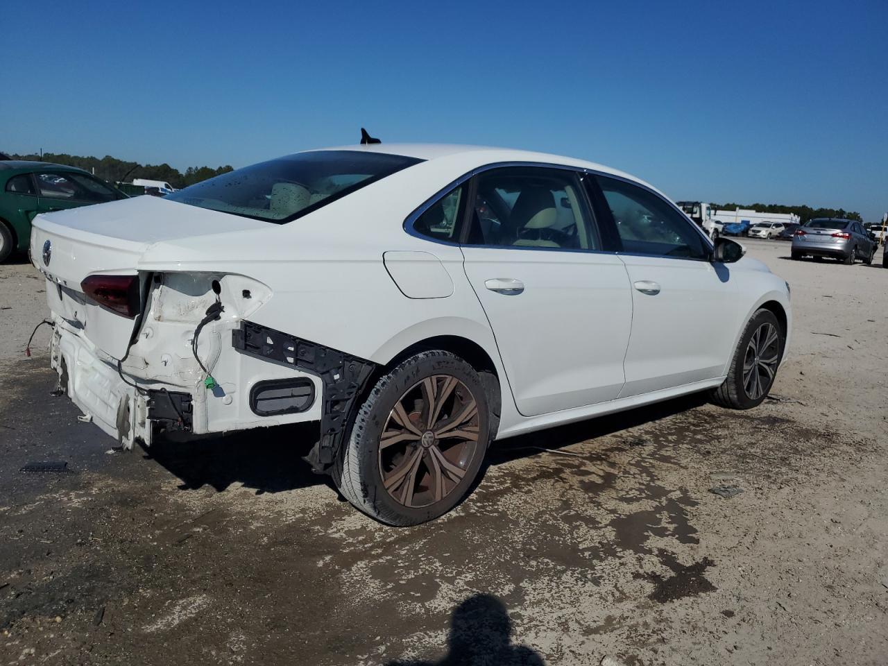 2022 Volkswagen Passat Se - Image 3