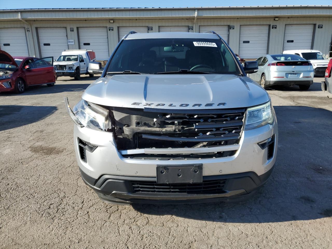 2018 Ford Explorer Xlt - Image 5