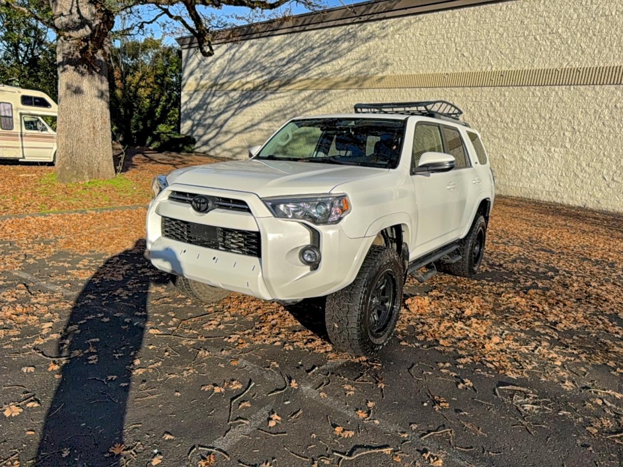 2022 Toyota 4Runner Sr5/Sr5 Premium - Image 2