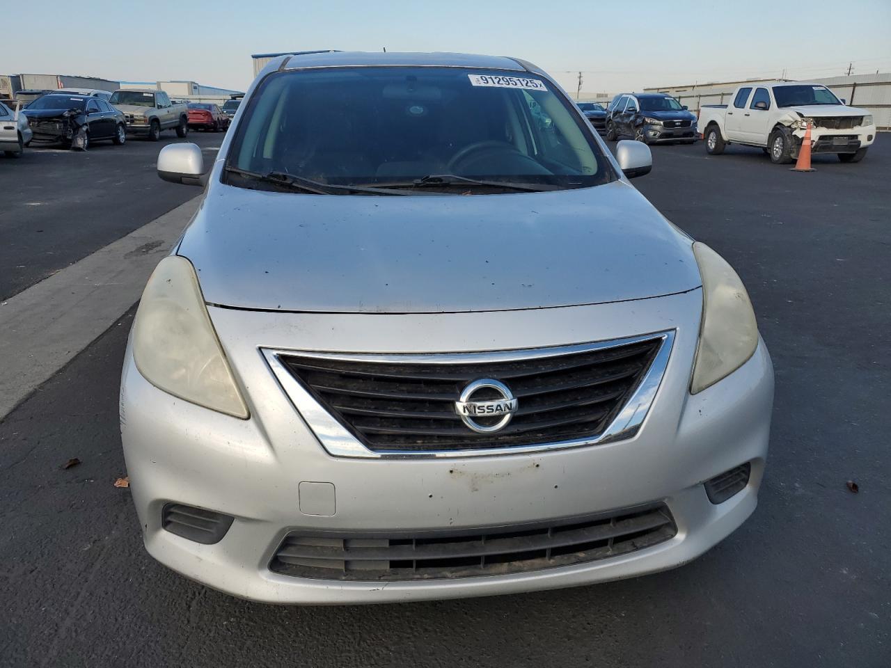 2014 Nissan Versa S - Image 5