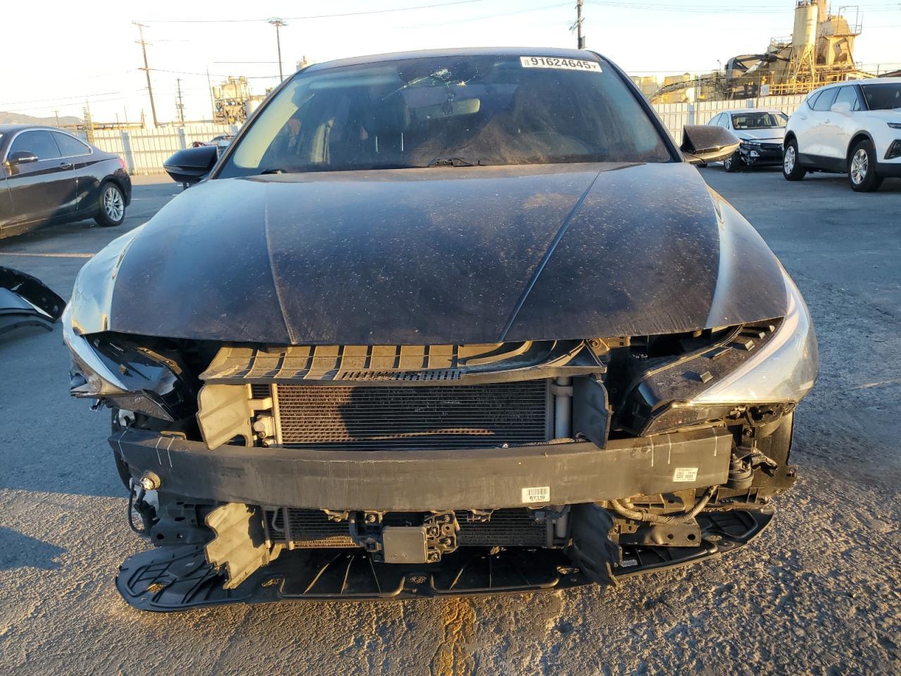 2022 Hyundai Elantra Limited - Image 5