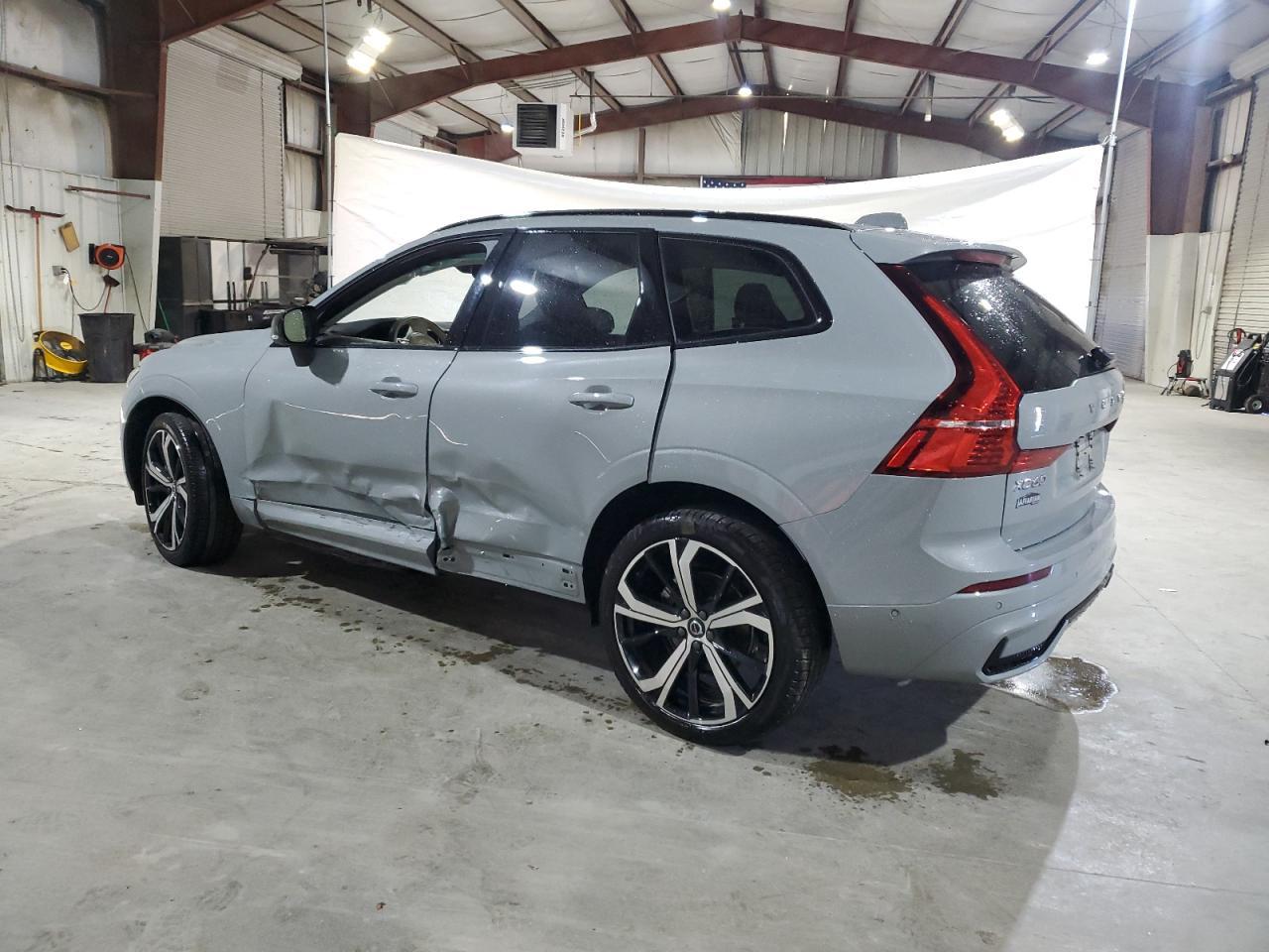 2025 Volvo Xc60 Ultra - Image 2