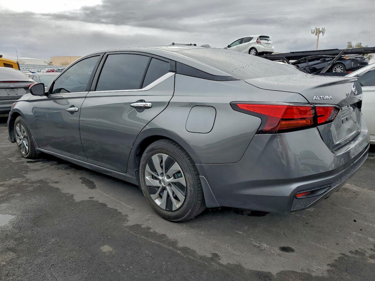 2020 Nissan Altima S - Фото 2