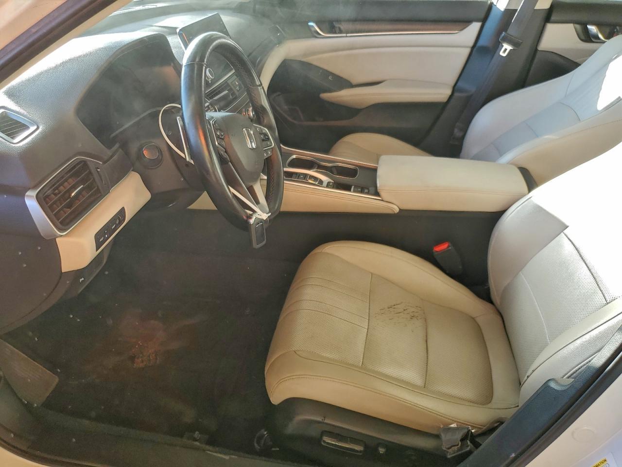 2022 Honda Accord Touring - Image 7