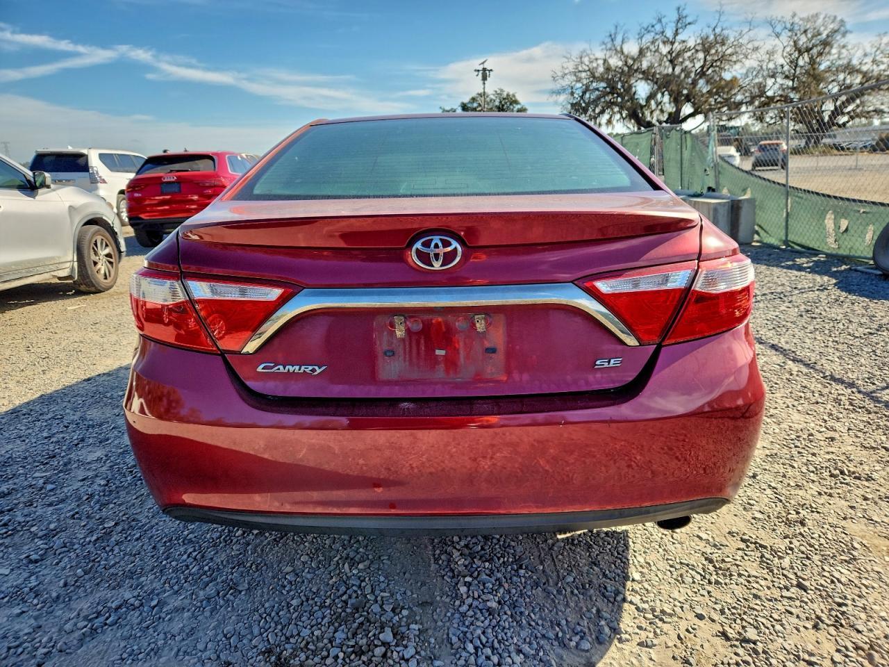 2016 Toyota Camry Le - Фото 6