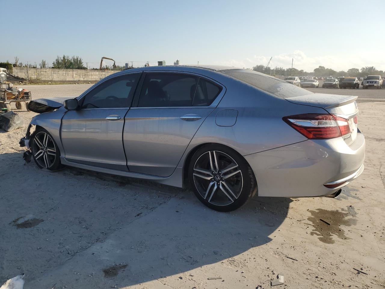 2017 Honda Accord Sport - Фото 2