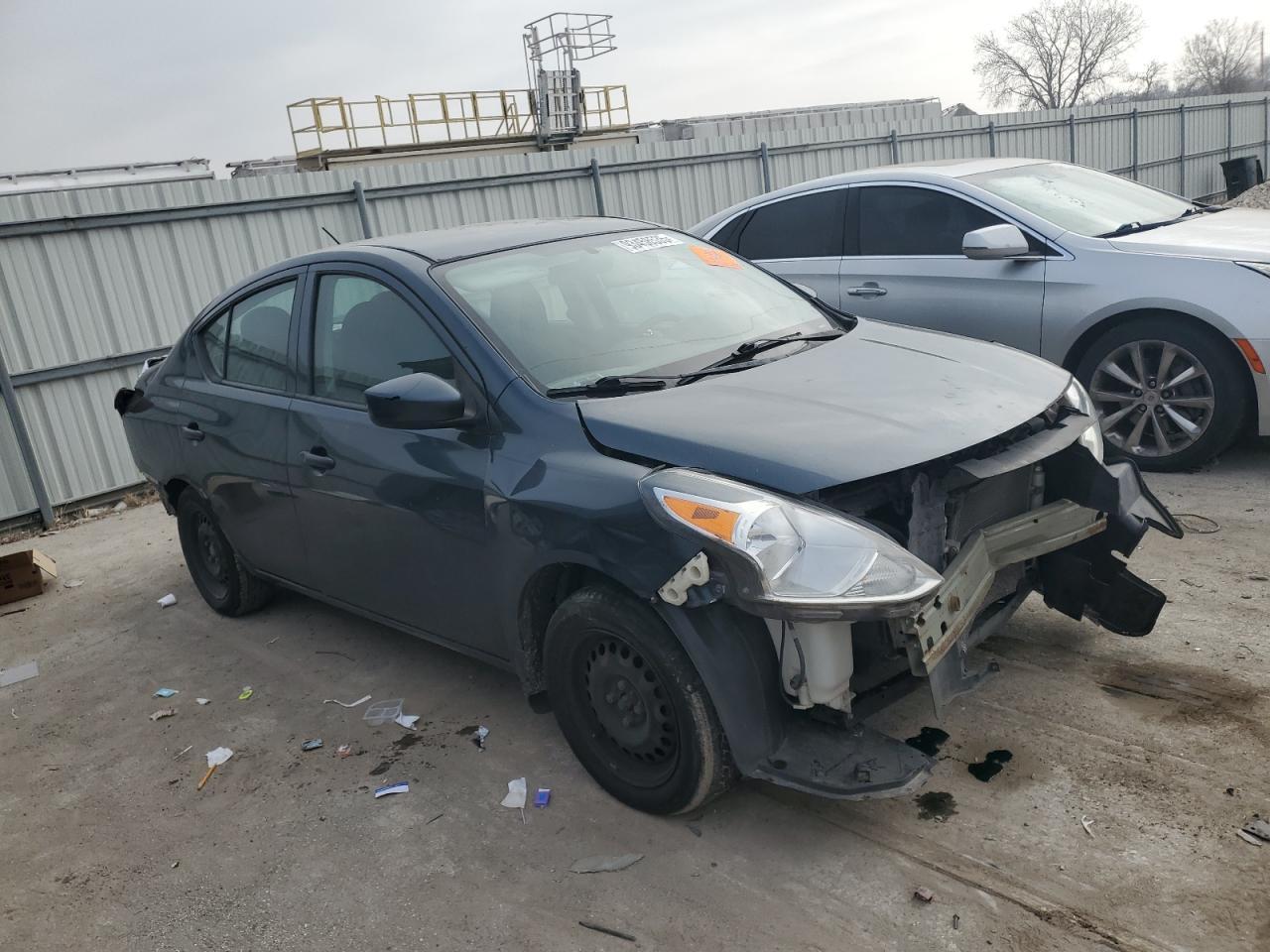 2016 Nissan Versa S - Image 4