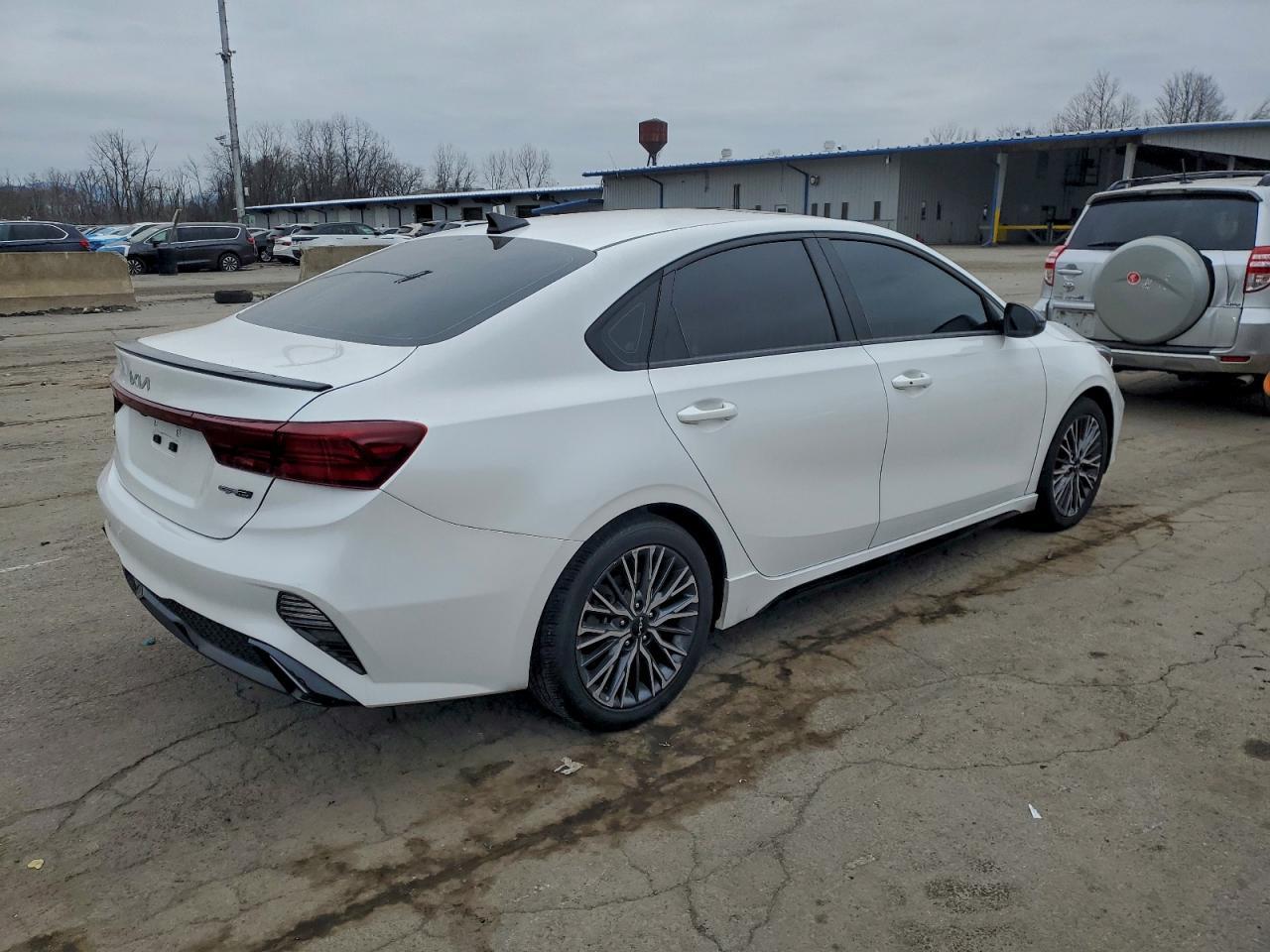 2023 Kia Forte Gt Line - Фото 3