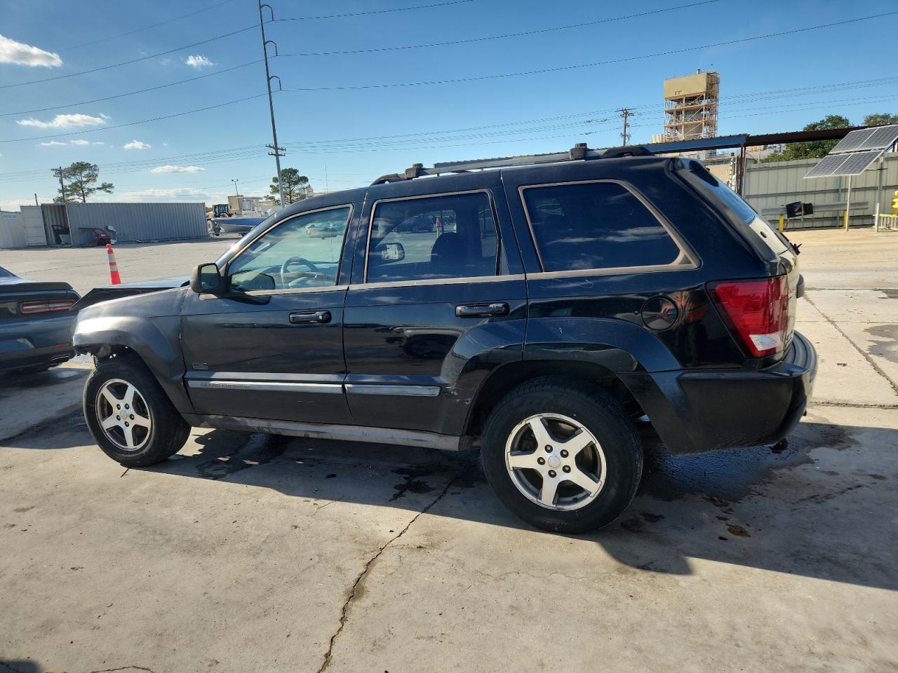 2007 Jeep Grand Cherokee Laredo - Image 2