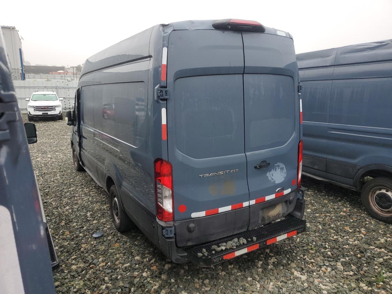 2020 Ford Transit T-250 - Cargo Van - Фото 2