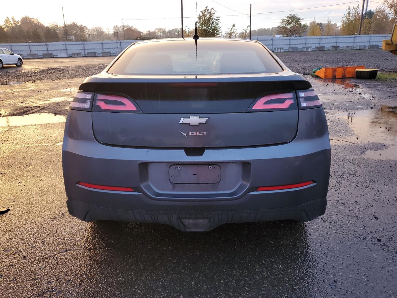 2013 Chevrolet Volt - Image 6