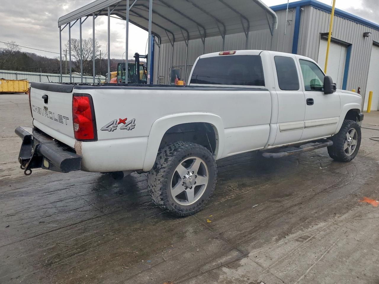 2004 Chevrolet Silverado C2500 Heavy Duty - Фото 3