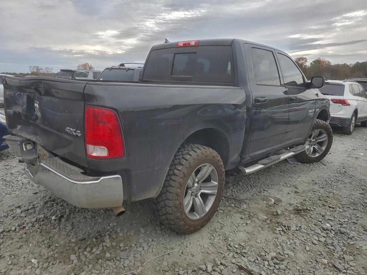 2019 Ram 1500 Classic Slt - Фото 3