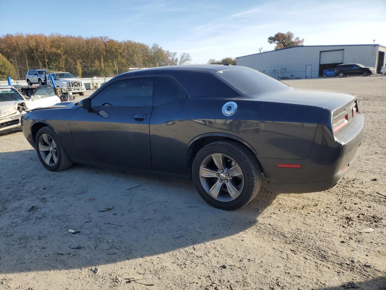 2017 Dodge Challenger Sxt - Фото 2