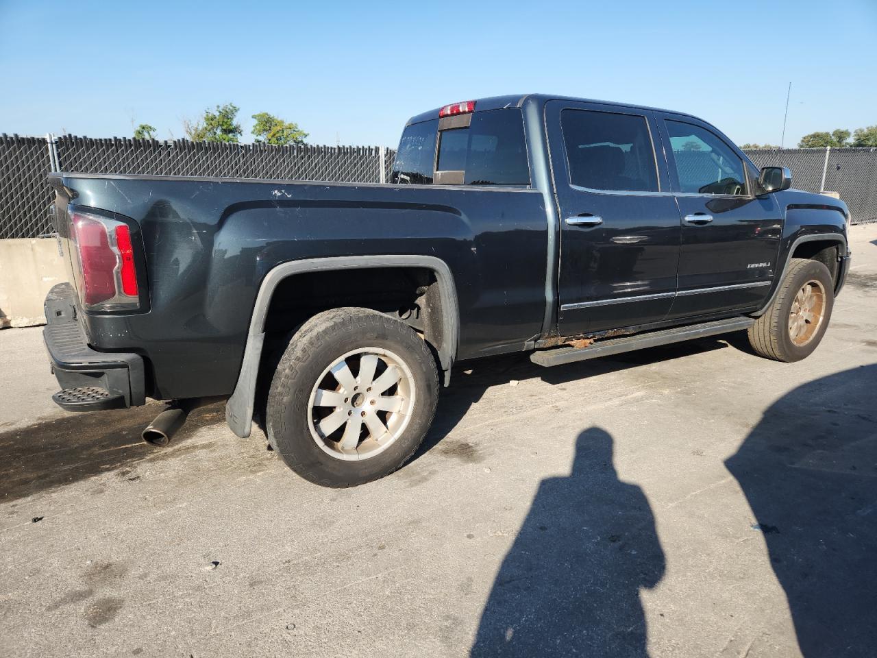 2017 GMC Sierra K1500 Denali - Image 3