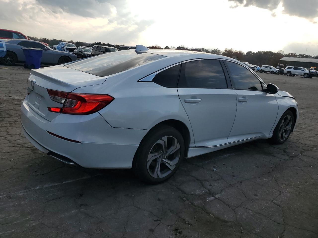 2018 Honda Accord Ex - Фото 3