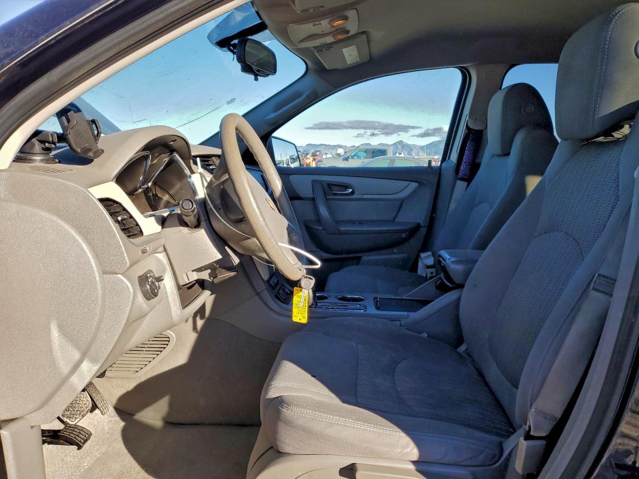 2016 Chevrolet Traverse Ls - Image 7