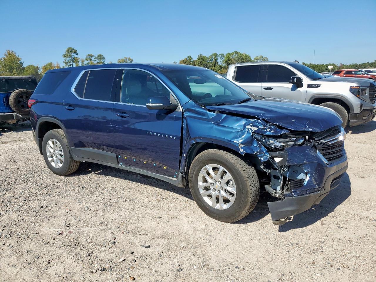 2023 Chevrolet Traverse Ls - Фото 4