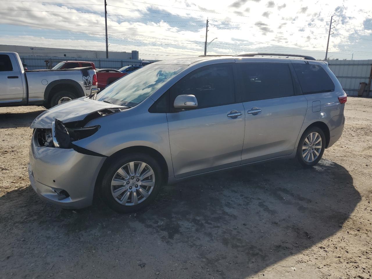 2017 Toyota Sienna Xle 8-Passenger