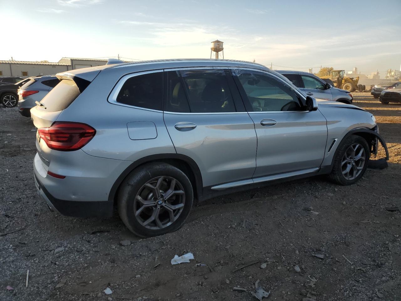 2021 BMW X3 xDrive30I - Фото 3