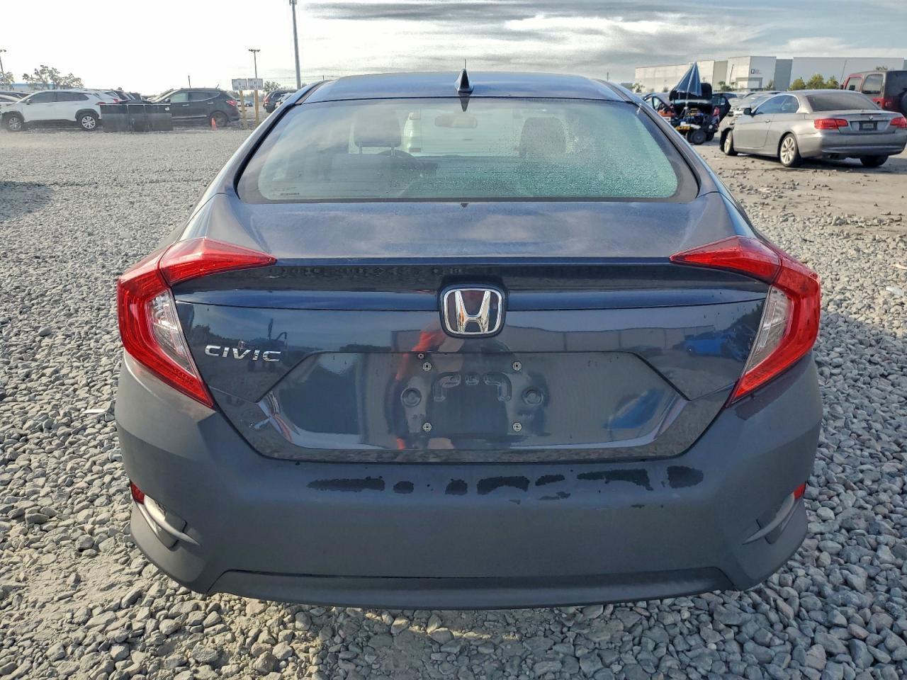 2018 Honda Civic Ex - Image 6