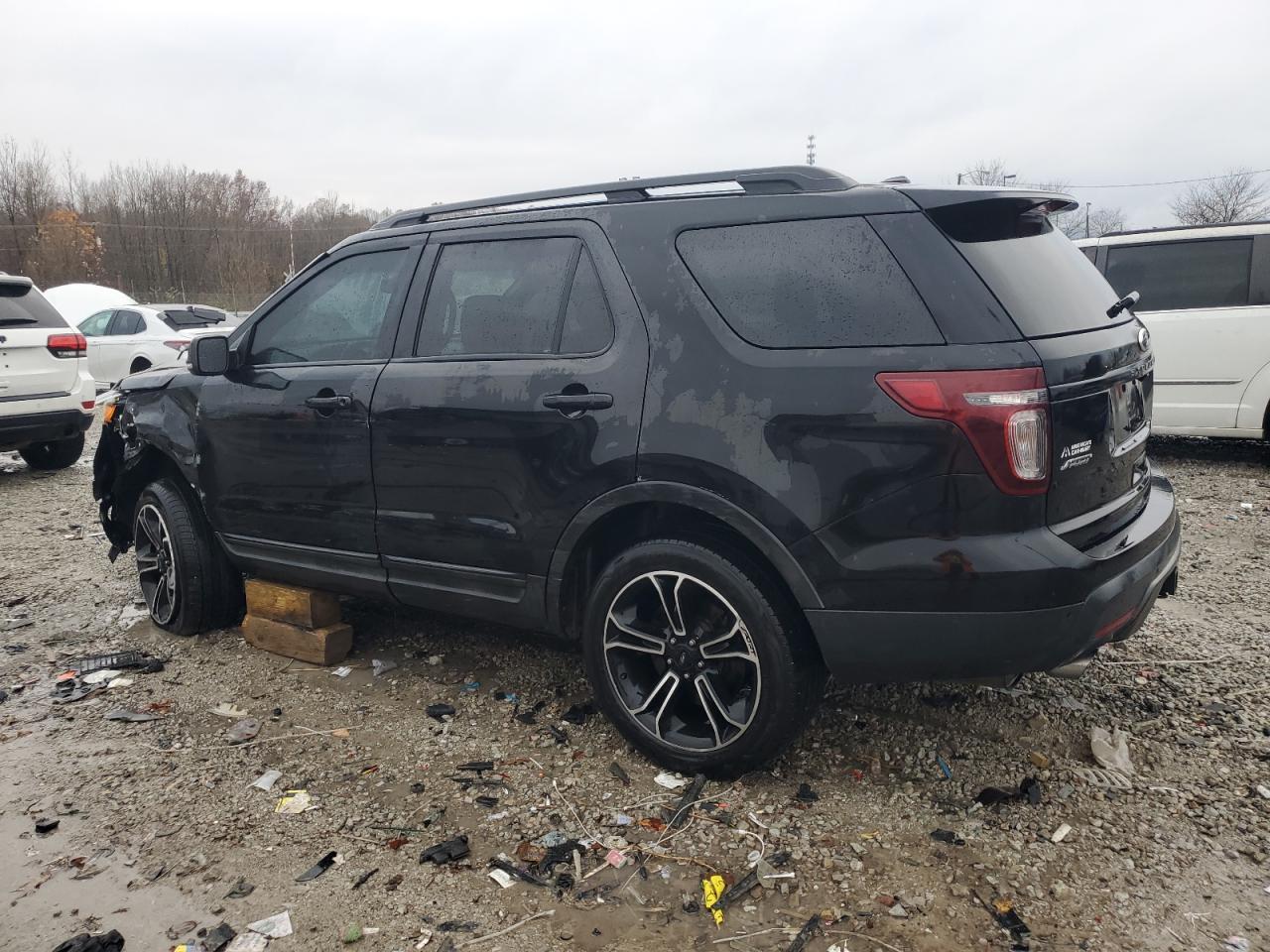 2015 Ford Explorer Sport - Фото 2