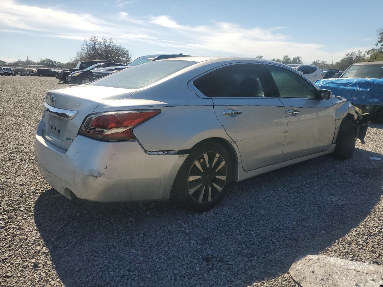 2014 Nissan Altima 2.5 - Фото 3