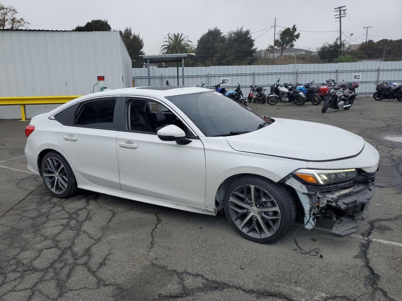 2023 Honda Civic Touring - Image 4