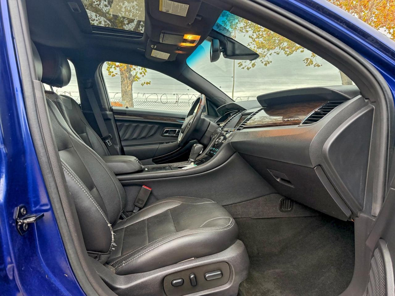 2014 Ford Taurus Limited - Image 5