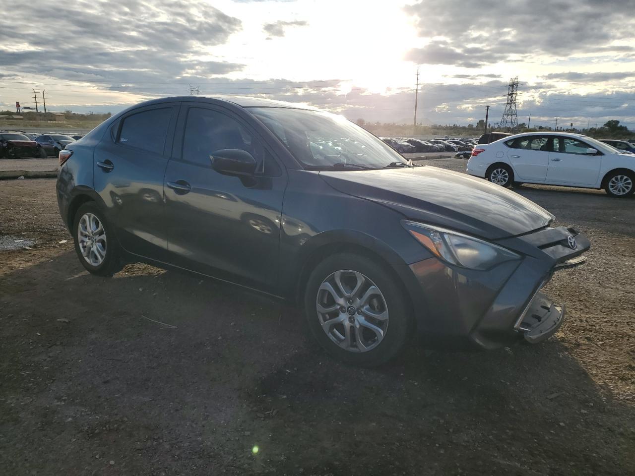 2018 Toyota Yaris Ia - Image 4