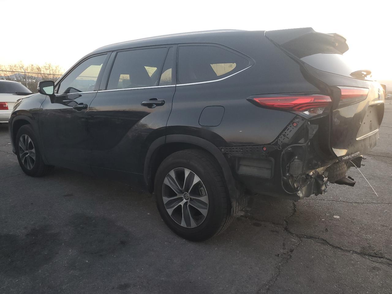 2021 Toyota Highlander Xle - Image 2