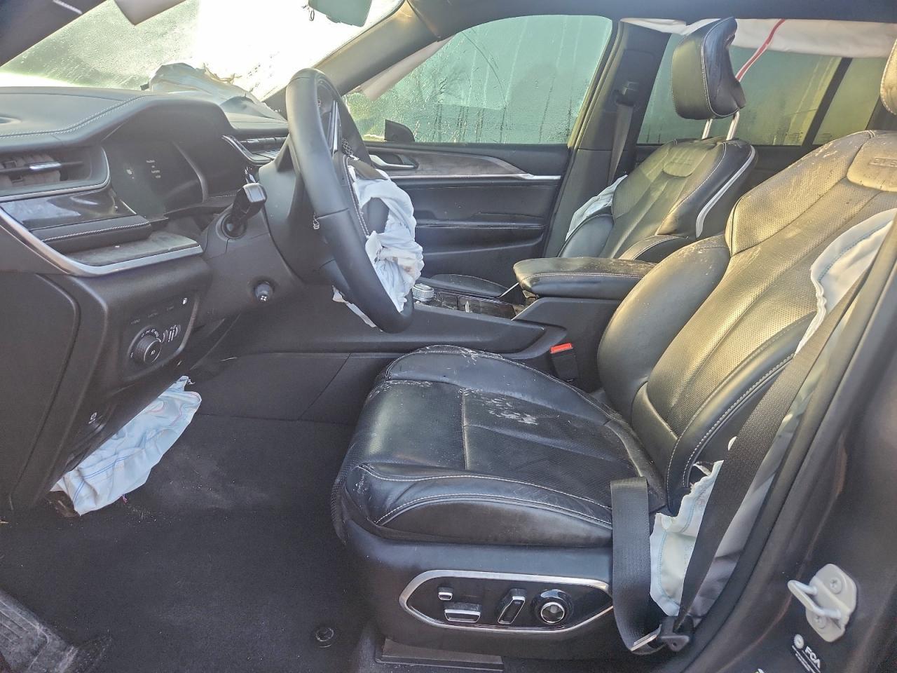 2022 Jeep Grand Cherokee Overland 4Xe - Image 7